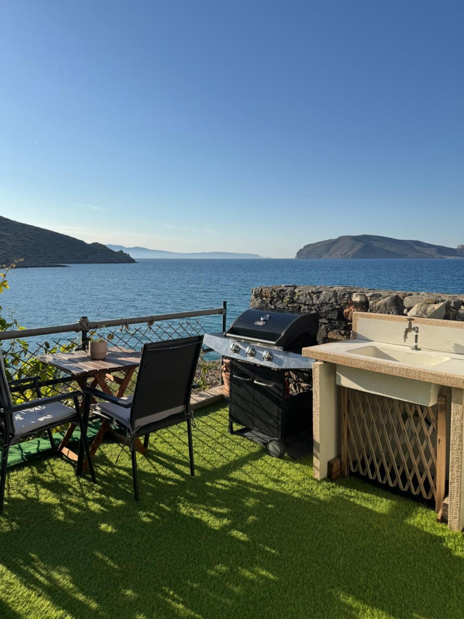 Tholos Alexandra'S Beachfront House Kavoúsion Екстериор снимка