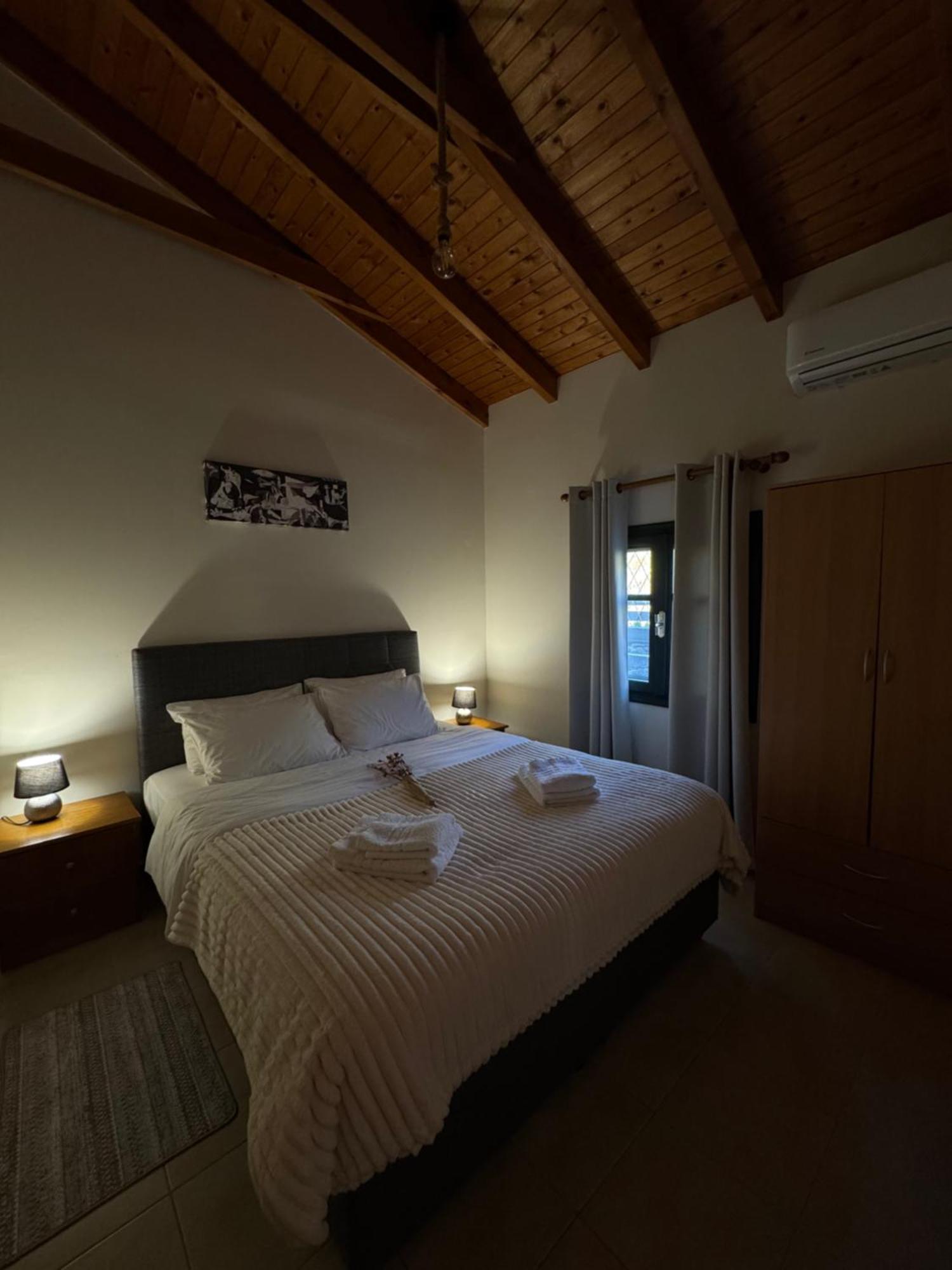 Tholos Alexandra'S Beachfront House Kavoúsion Екстериор снимка