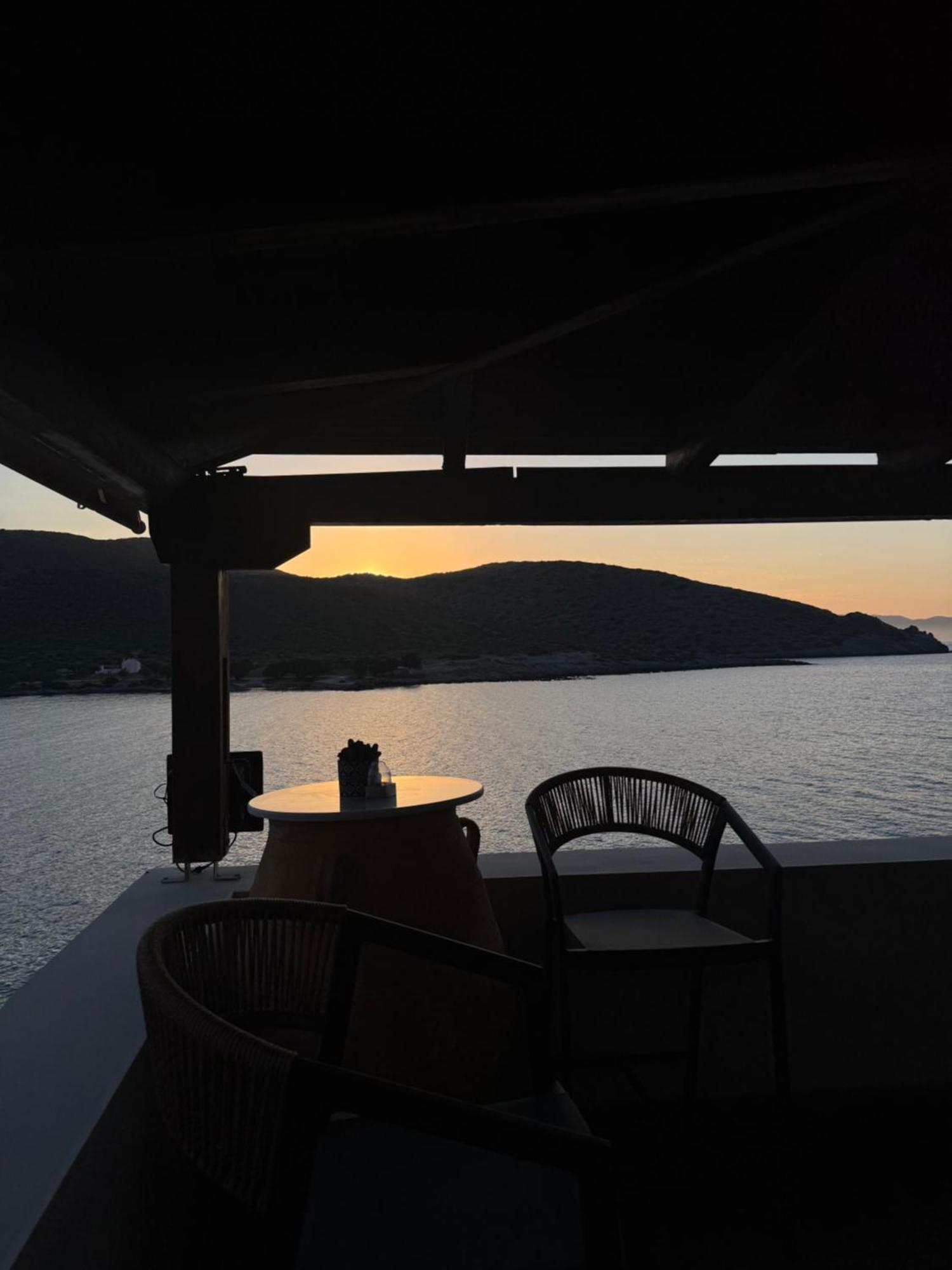 Tholos Alexandra'S Beachfront House Kavoúsion Екстериор снимка